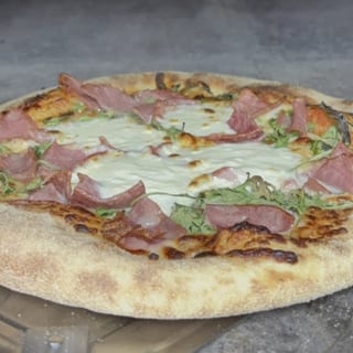 Burrata Bella (Burrata, Ham, Arugula)