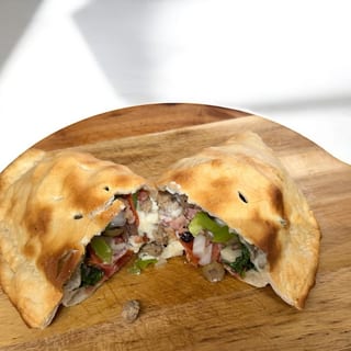Fusion Calzone (Supreme)